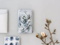 Japanische Vase Act/ Hallucination, Weiß